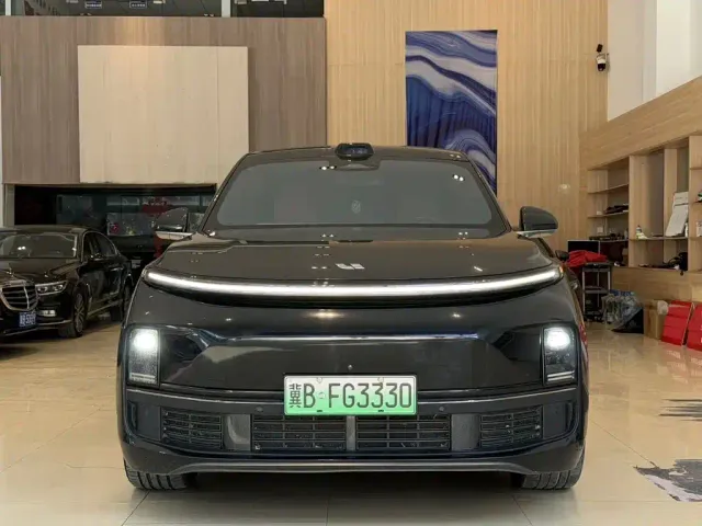 Li Auto L9 — Фото автомобиля 2