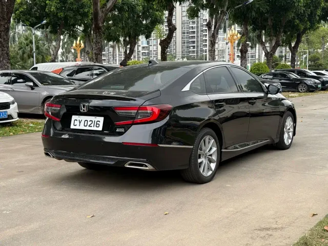 Honda Accord — Фото автомобиля 9