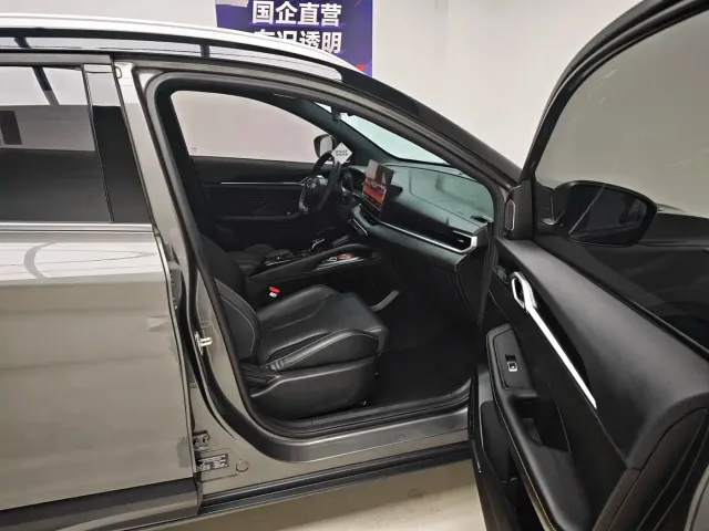 Geely Binyue — Фото автомобиля 11