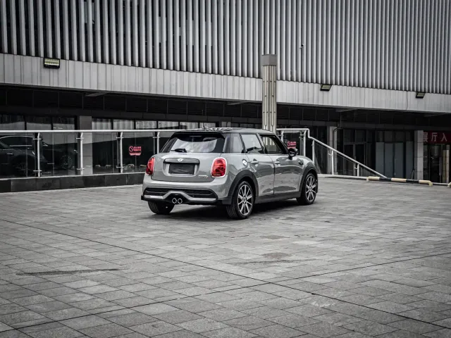 MINI Hatch — Фото автомобиля 4