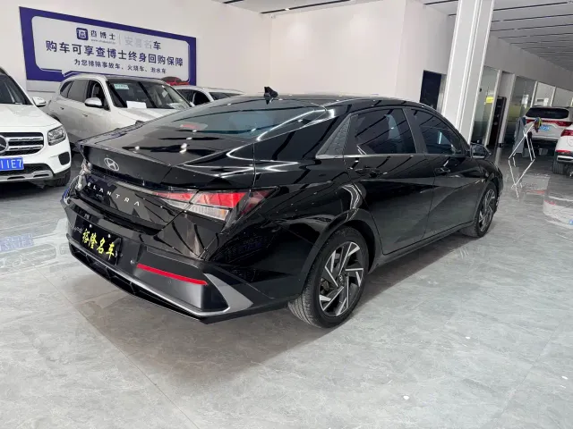 Hyundai Elantra — Фото автомобиля 4