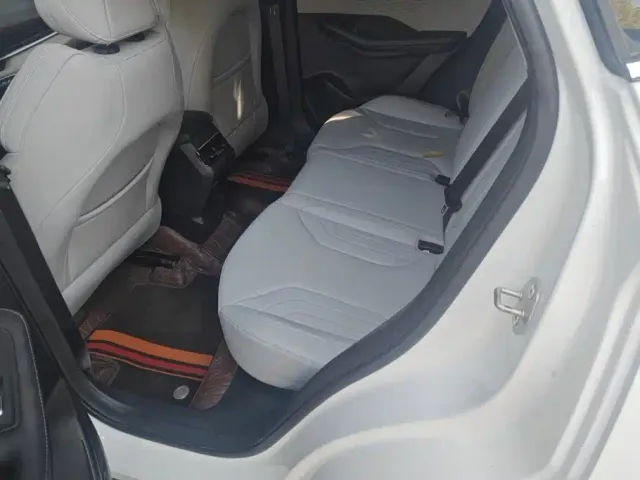 Geely Binyue — Фото автомобиля 11