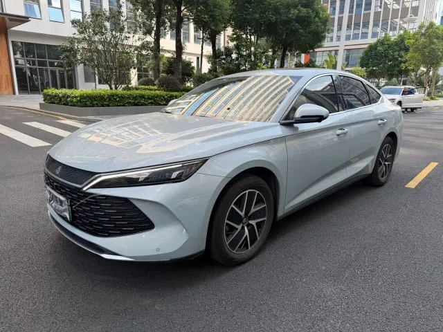Фотография автомобиля — BYD Qin L