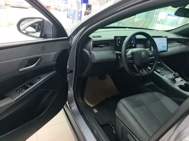 BYD Qin PLUS — Фото автомобиля 15
