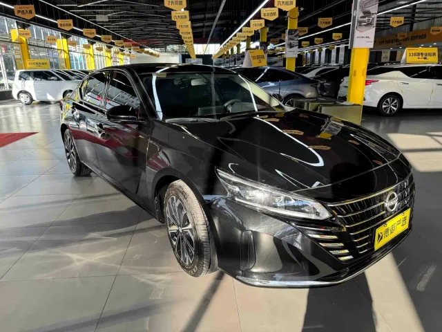 Nissan Teana — Фото автомобиля 3