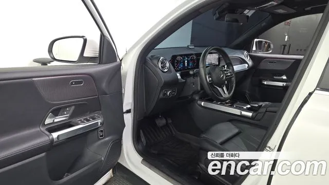 Mercedes-Benz GLB-Class — Фото автомобиля 10