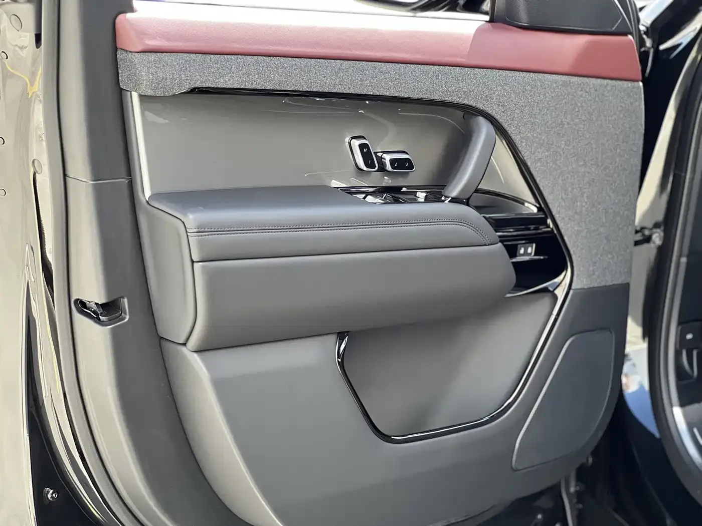 Land Rover Range Rover Sport 2025 400PS Dynamic SE — Фото автомобиля 12