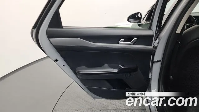 Kia K5 Новый K5 3 поколение 2.0 LPi(Для проката) — Фото автомобиля 24