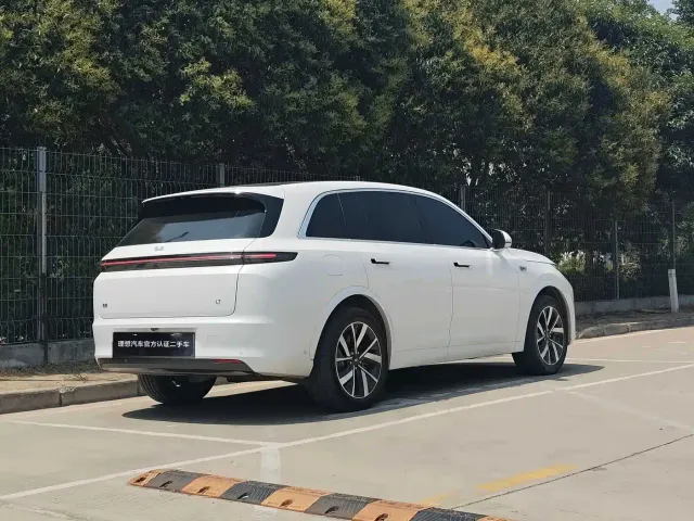Li Auto L7 — Фото автомобиля 5