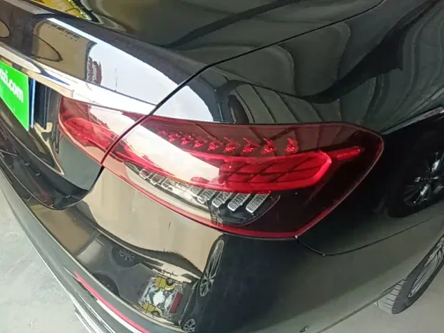 Mercedes-Benz E-Class — Фото автомобиля 7
