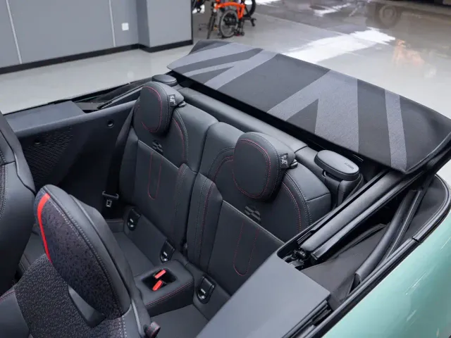 MINI Hatch — Фото автомобиля 17