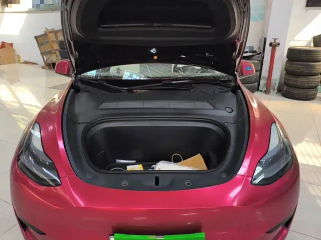 Tesla Model Y — Фото автомобиля 19