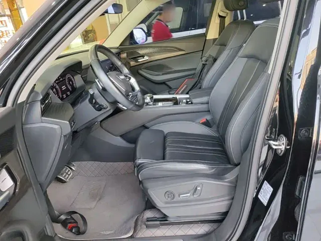 Audi Q6 — Фото автомобиля 14