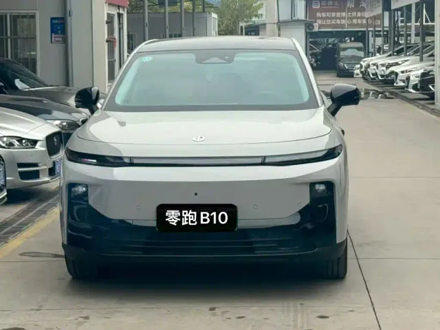 Leapmotor B10 — Фото автомобиля 2