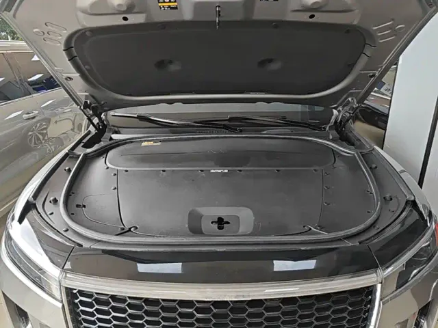 Li Auto ONE — Фото автомобиля 19