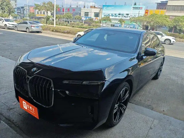 Фотография автомобиля — BMW 7 Series