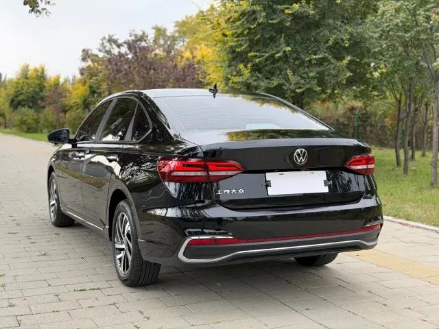 Volkswagen Lavida — Фото автомобиля 24