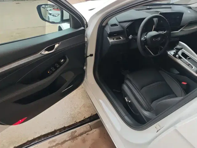 Geely Xingrui — Фото автомобиля 15