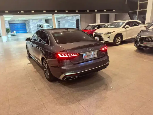 Audi A4L — Фото автомобиля 19