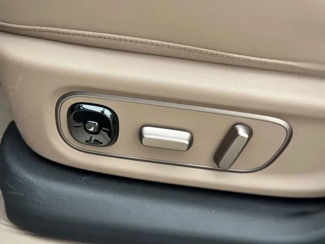Li Auto i6 — Фото автомобиля 23