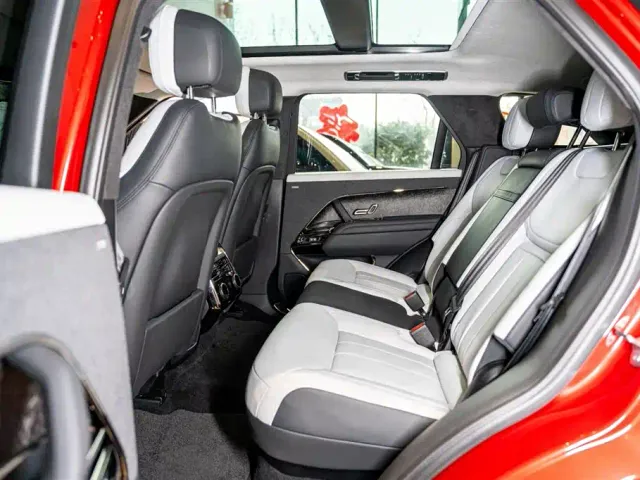Land Rover Range Rover Sport — Фото автомобиля 14