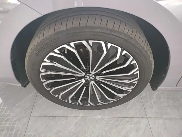 Volkswagen Passat — Фото автомобиля 22