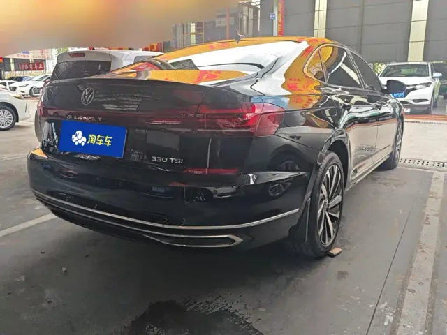 Volkswagen Passat — Фото автомобиля 3