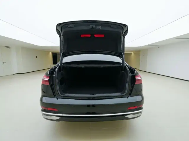 Audi A6L — Фото автомобиля 8