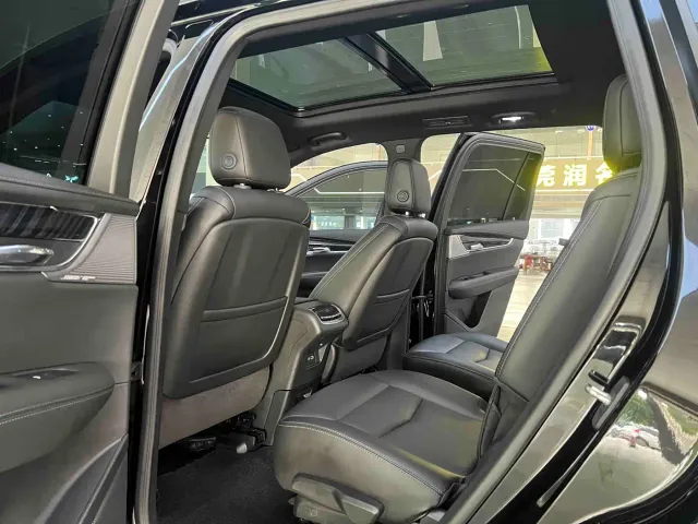 Cadillac XT6 — Фото автомобиля 9