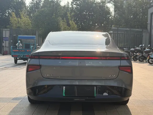 Xpeng P7 — Фото автомобиля 14