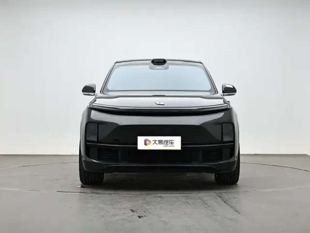 Li Auto L8 — Фото автомобиля 2
