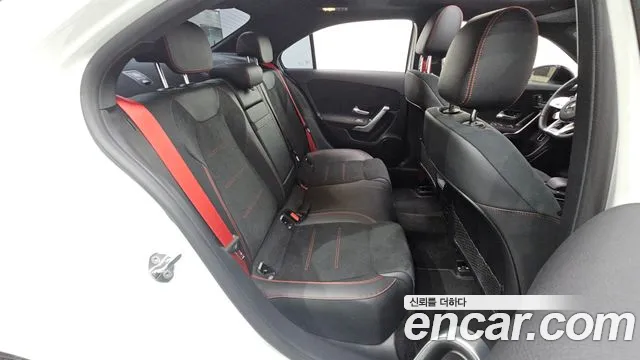 Mercedes-Benz A-Class — Фото автомобиля 28