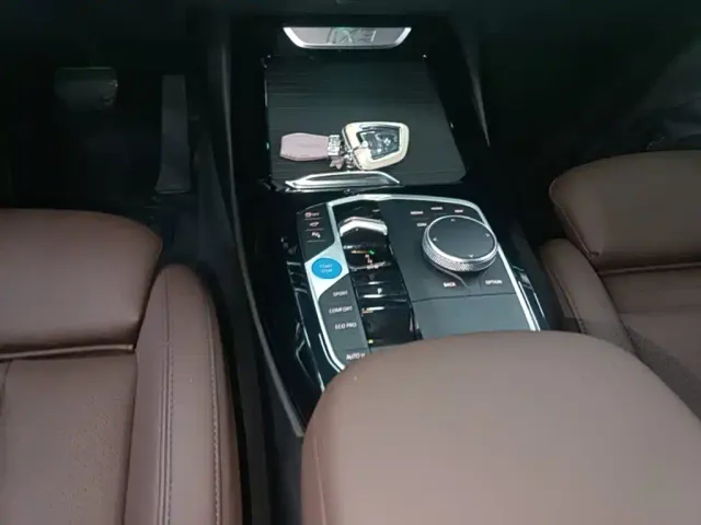 BMW iX3 — Фото автомобиля 13
