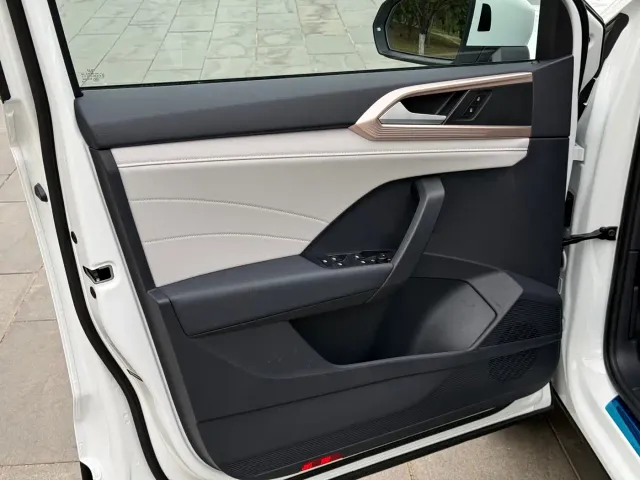 Volkswagen Tharu — Фото автомобиля 11