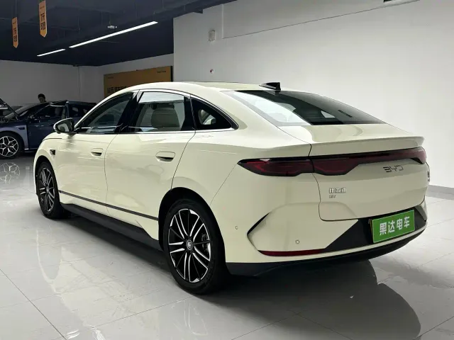 BYD Qin L — Фото автомобиля 7