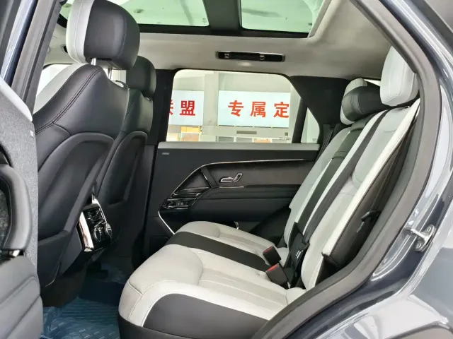 Land Rover Range Rover Sport — Фото автомобиля 14
