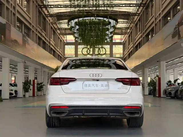 Audi A4L — Фото автомобиля 5