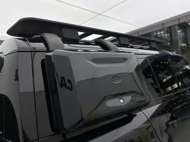 Land Rover Defender — Фото автомобиля 8