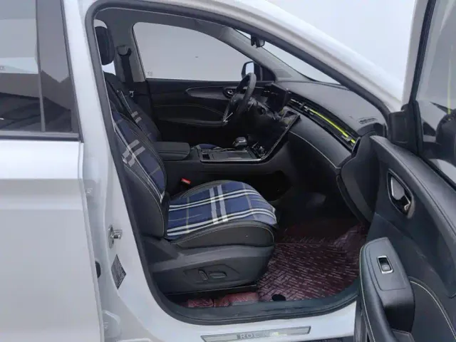 Roewe RX5 — Фото автомобиля 8