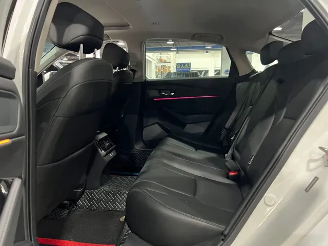 Honda Accord — Фото автомобиля 8