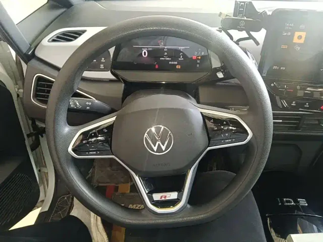 Volkswagen ID.3 — Фото автомобиля 10