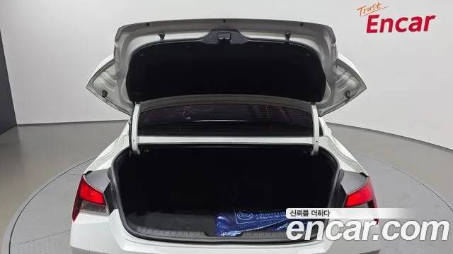 Hyundai AVANTE Modern — Фото автомобиля 16