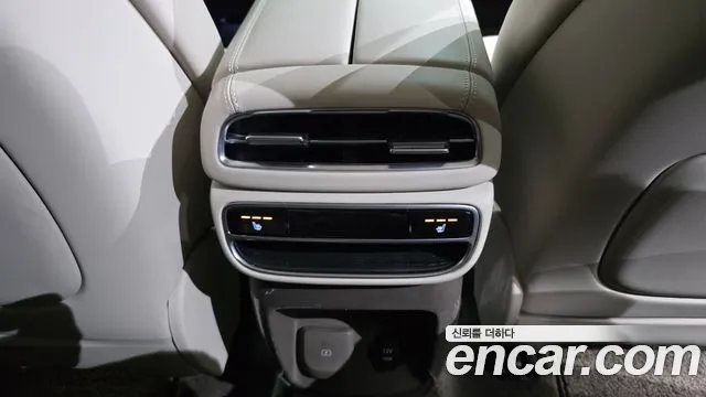 Genesis GV80 — Фото автомобиля 30