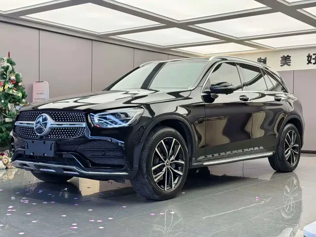 Фотография автомобиля — Mercedes-Benz GLC-Class