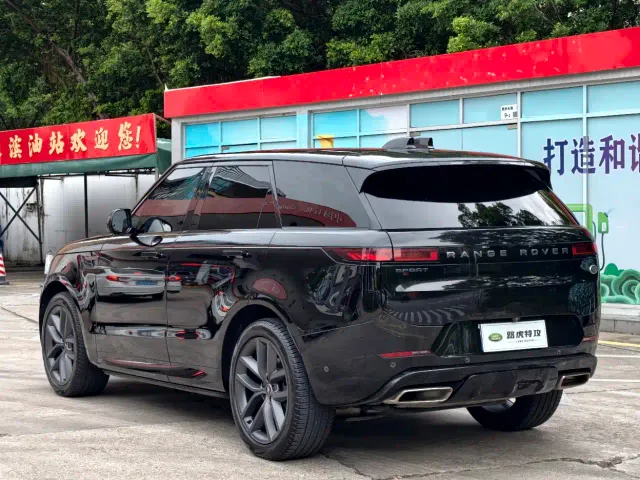 Land Rover Range Rover Sport — Фото автомобиля 8