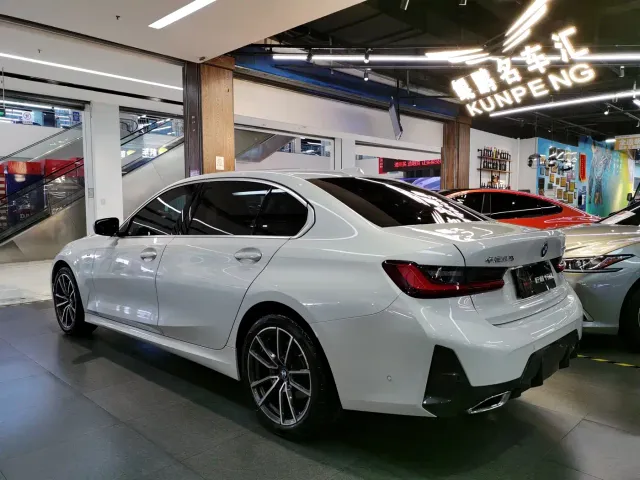 BMW 3 Series — Фото автомобиля 3