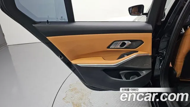BMW 3-Series 3 серия (G20) 320i M Sport — Фото автомобиля 25