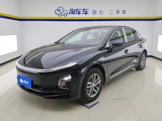 Фотография автомобиля — Hongqi E-QM5