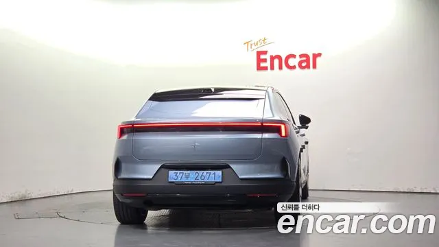 Polestar 4 — Фото автомобиля 4