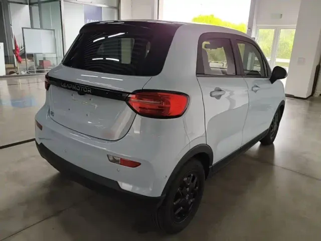Leapmotor T03 — Фото автомобиля 6